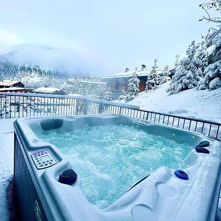 Luxueux Skis Aux Pieds, Jacuzzi Privatif * Courchevel